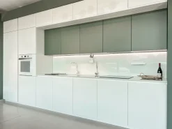Cucina Cucina trend verde opaco moderna bianca Forma 2000 lineare scontata 40%