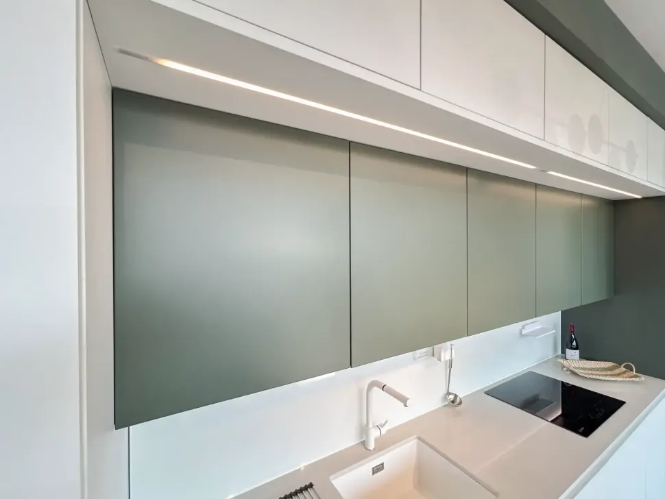 Cucina Cucina trend verde opaco moderna bianca Forma 2000 lineare scontata 40%