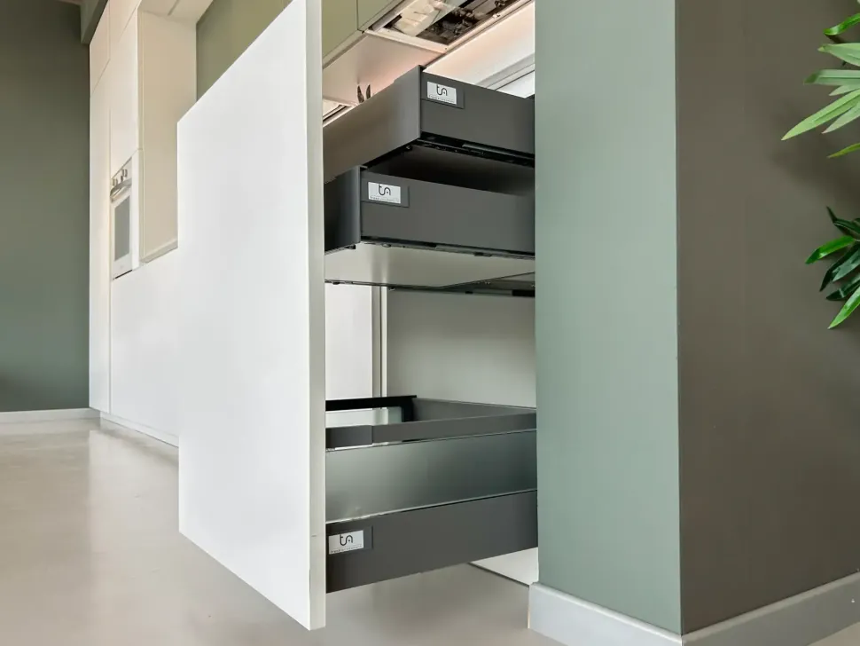 Cucina Cucina trend verde opaco moderna bianca Forma 2000 lineare scontata 40%