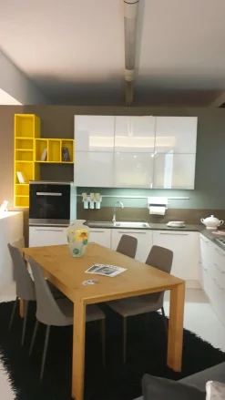 Cucina Cucinesse moderna ad angolo bianca in laccato lucido Bianca laccata