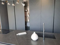 Cucina design con isola Mantis Binova a prezzo ribassato