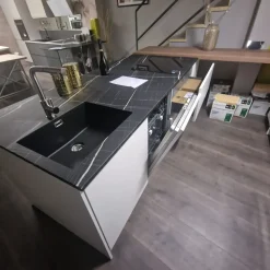 Cucina design con isola Seta Essebi a prezzo ribassato