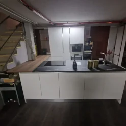 Cucina design con isola Seta Essebi a prezzo ribassato