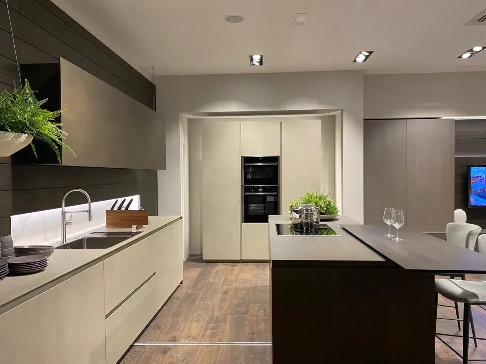 Cucina design con isola Skill Modulnova a prezzo scontato