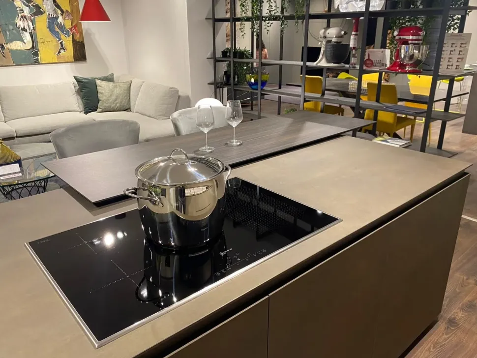 Cucina design con isola Skill Modulnova a prezzo scontato