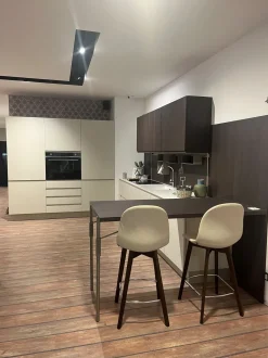 Cucina design con penisola Karma Stosa a prezzo scontato