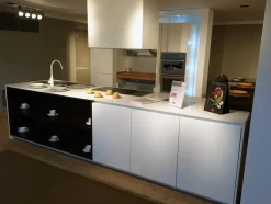 Cucina design Effeti Evoluzione in laccato opaco scontata del 67%