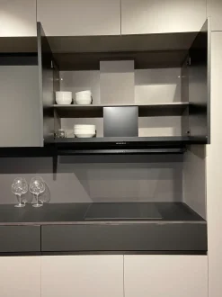Cucina design lineare Fenix e laminato Artigianale a prezzo ribassato