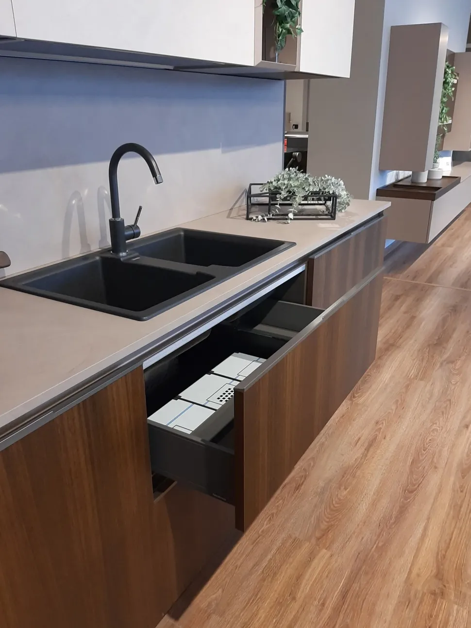 Cucina Ego line - era moderna altri colori Febal con isola scontata 50%