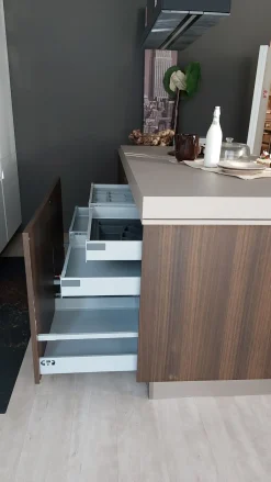 Cucina Egoline  moderna bianca Febal ad isola scontata 35%