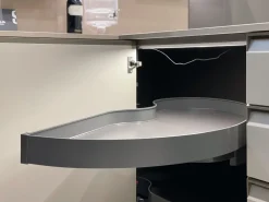 Cucina Formalia moderna grigio Scavolini ad angolo scontata 35%