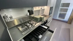 Cucina grigia design con penisola Ernestomeda Obliqua a soli 10902 Euro