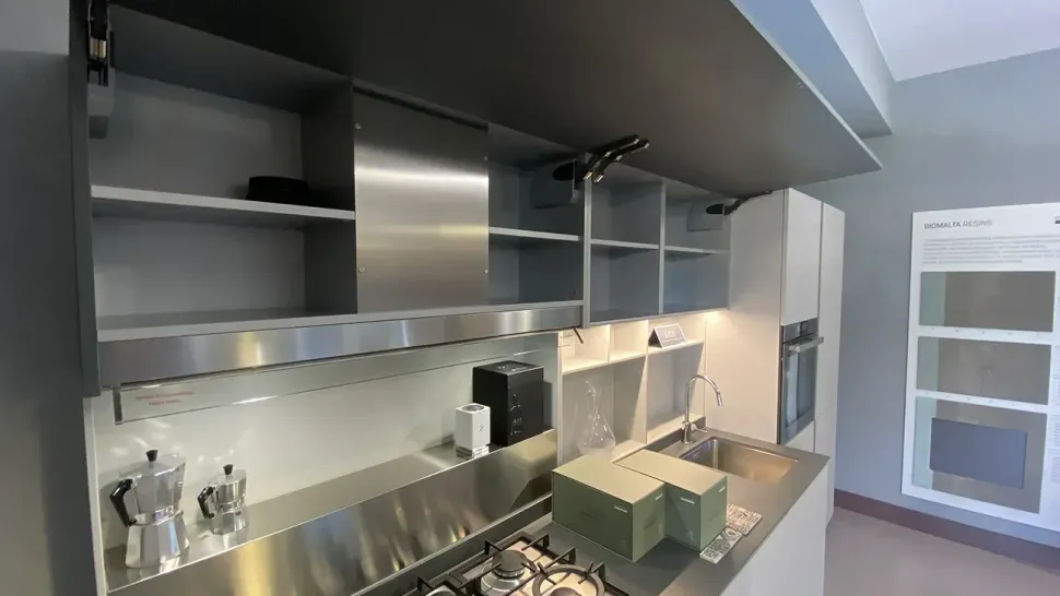 Cucina grigia design con penisola Ernestomeda Obliqua a soli 10902 Euro