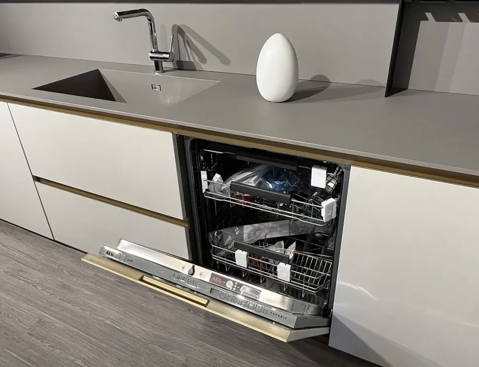 Cucina grigia design con isola Scavolini Delinea