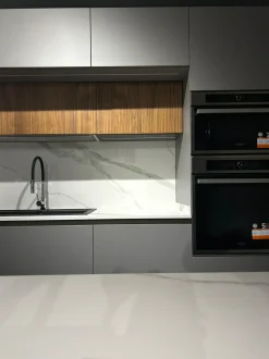 Cucina grigia design con isola Metropolis Stosa in offerta