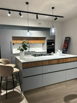 Cucina grigia design con isola Metropolis Stosa in offerta