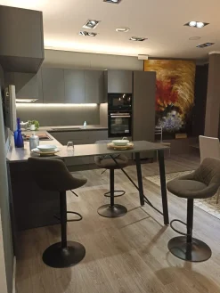 Cucina grigia moderna con penisola Evolution Scavolini