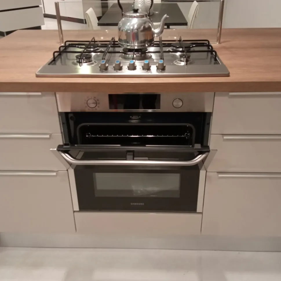 Cucina grigia moderna con penisola Urban Scavolini