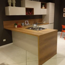 Cucina grigia moderna con penisola Urban Scavolini