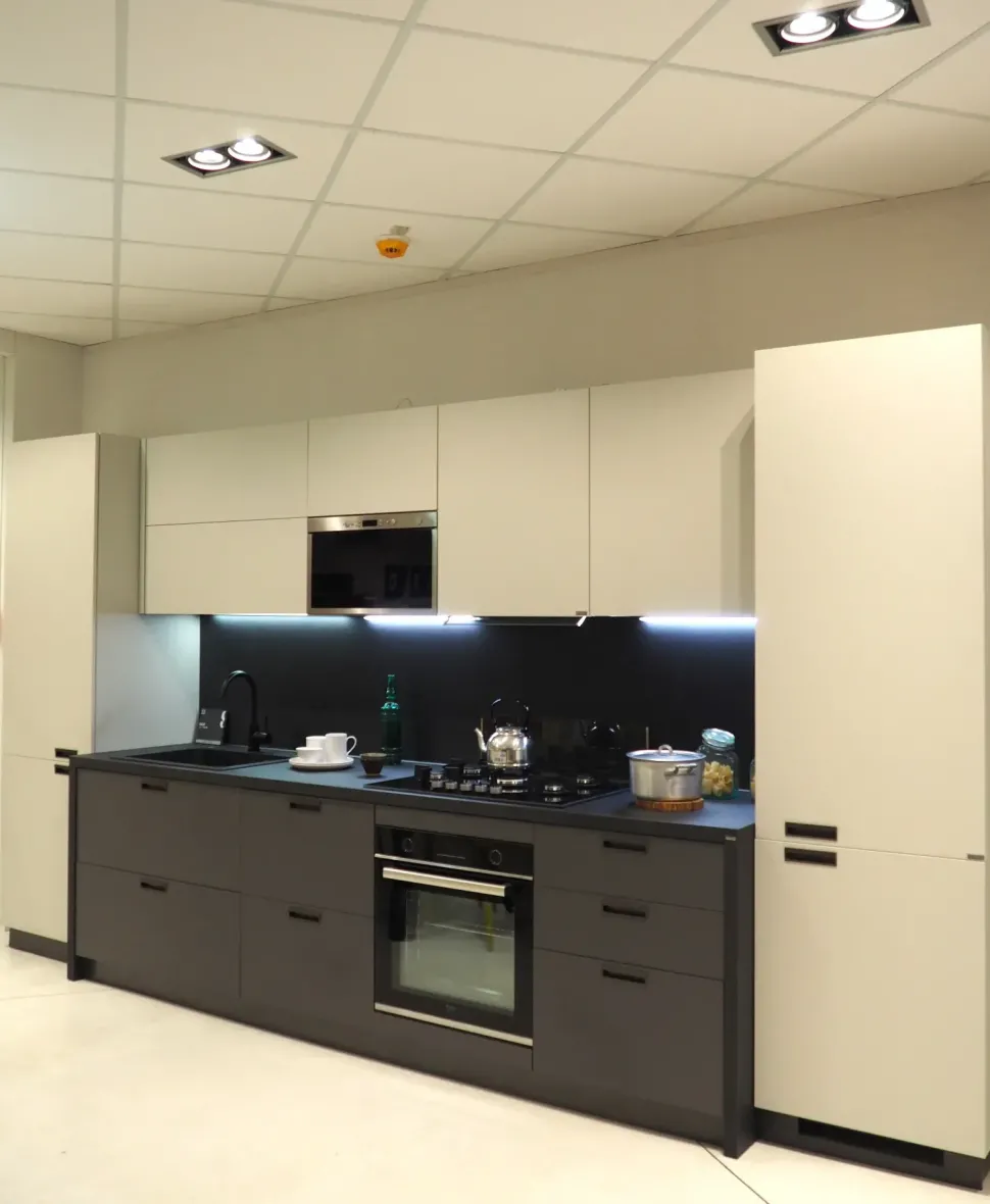 Cucina grigia moderna lineare Scavolini Cucina sax