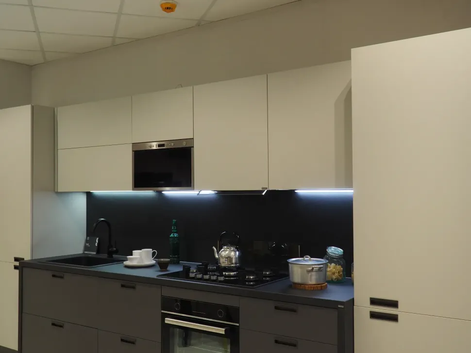 Cucina grigia moderna lineare Scavolini Cucina sax