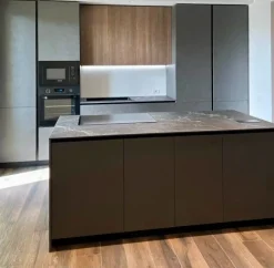 Cucina grigio design ad isola Ingrosso cucine moderne icm41 Primopiano cucine