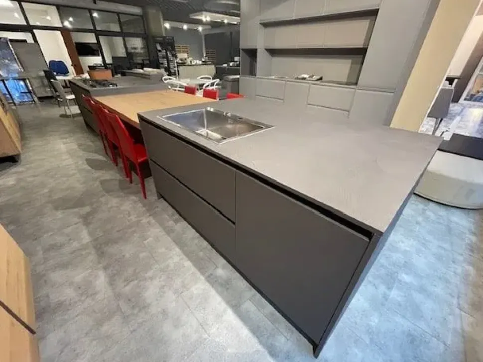 Cucina Kalì ecomalta moderna grigio Arredo3 ad isola scontata 61%