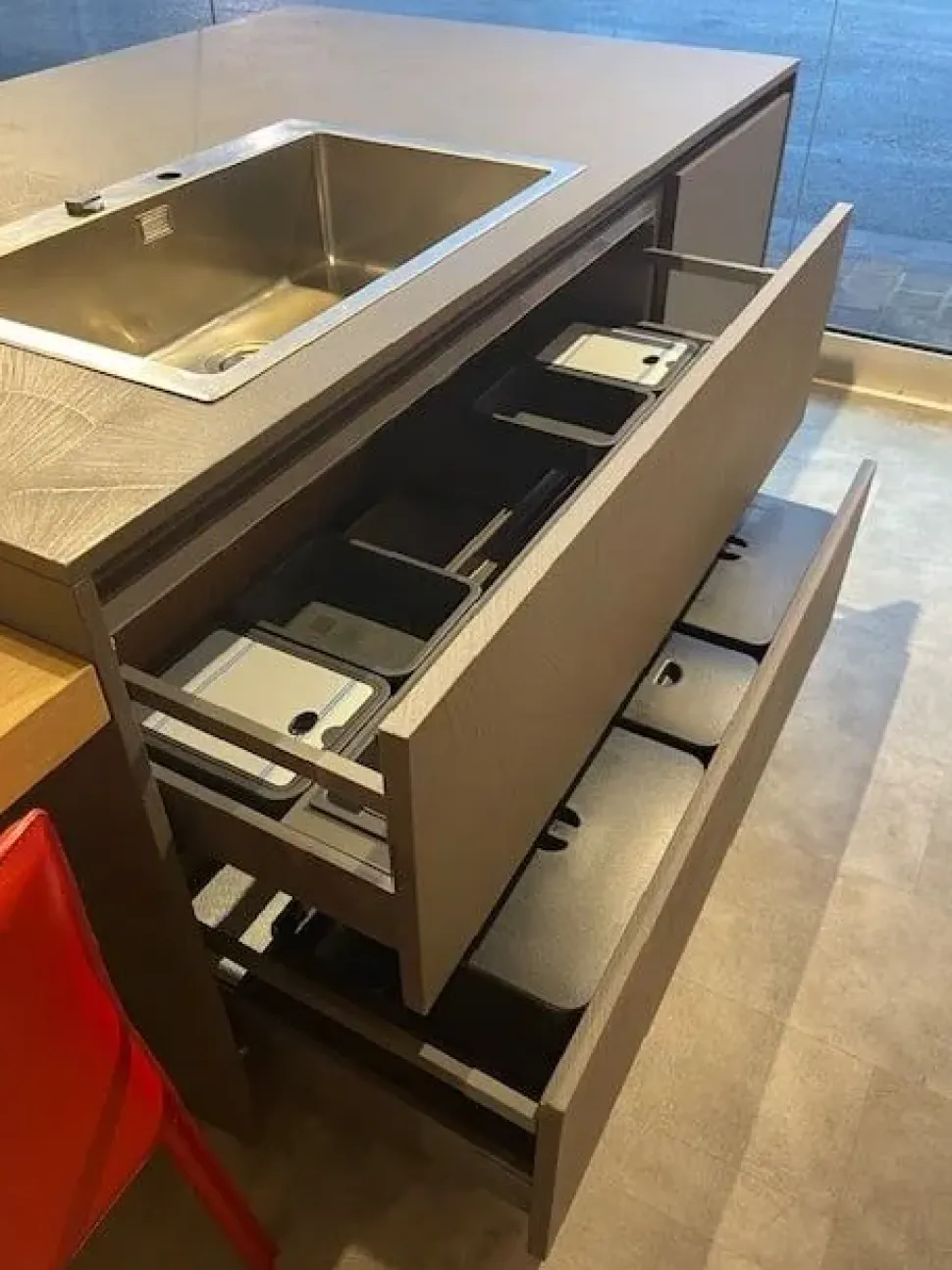 Cucina Kalì ecomalta moderna grigio Arredo3 ad isola scontata 61%