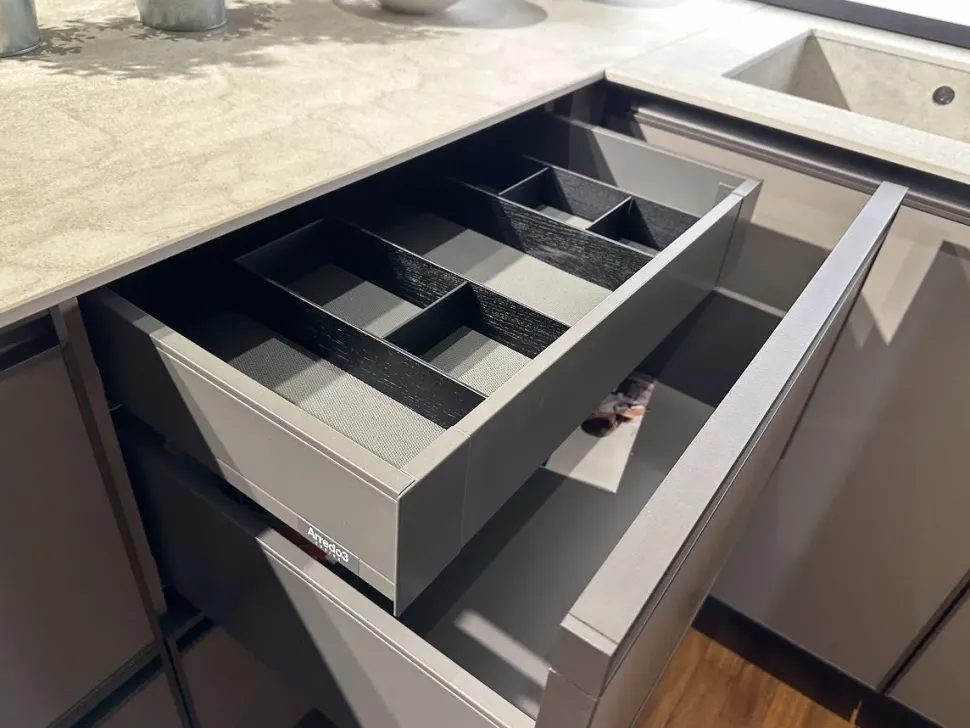 Cucina Kronos con penisola Arredo3 con uno sconto imperdibile