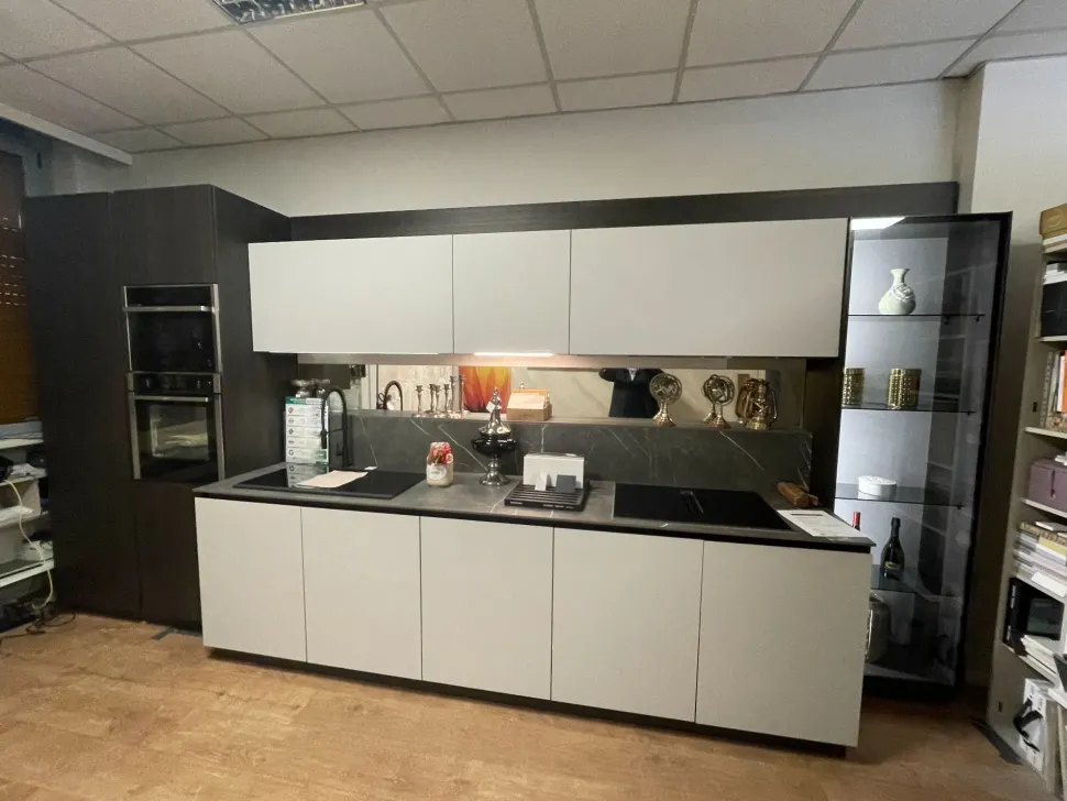 Cucina Lam moderna grigia Antares lineare scontata 30%