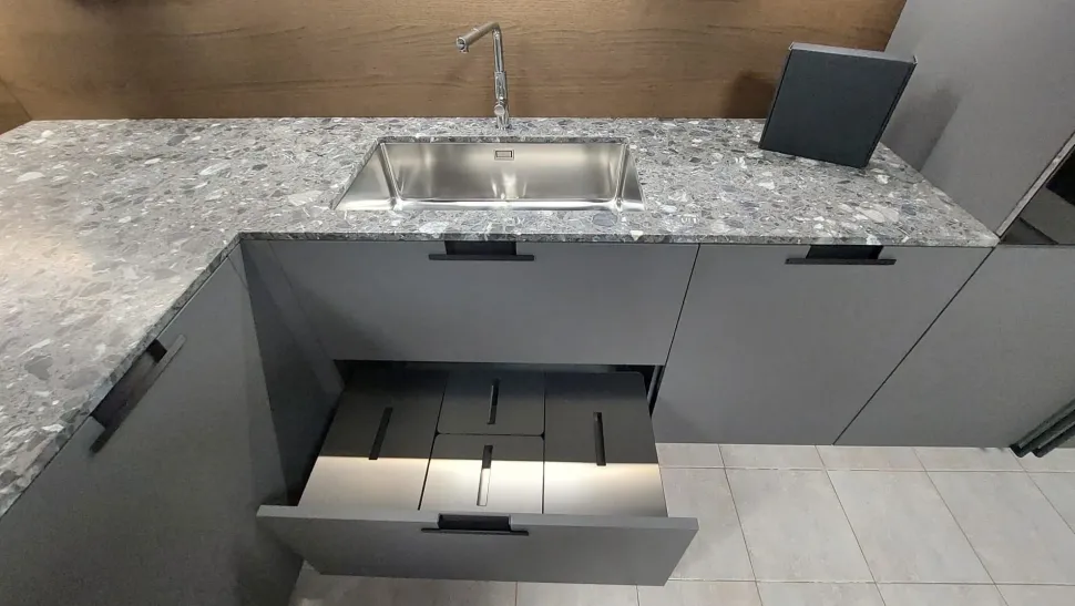 Cucina lineare in laccata opaco a prezzo scontato 45%