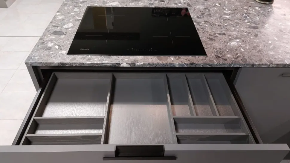 Cucina lineare in laccata opaco a prezzo scontato 45%