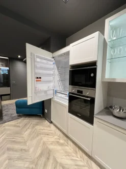 Cucina lineare in laccata opaco bianca Carattere a prezzo scontato