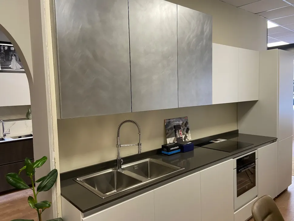 Cucina lineare in laccato opaco a prezzo ribassato 34%