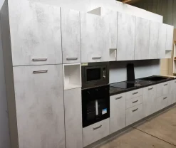 Cucina lineare in laminato materico a prezzo ribassato 52%