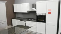 Cucina lineare in laminato materico bianca Dora a prezzo ribassato