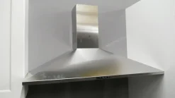 Cucina lineare in laminato materico bianca Dora a prezzo ribassato