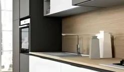 Cucina lineare in laminato opaco a prezzo scontato 30%