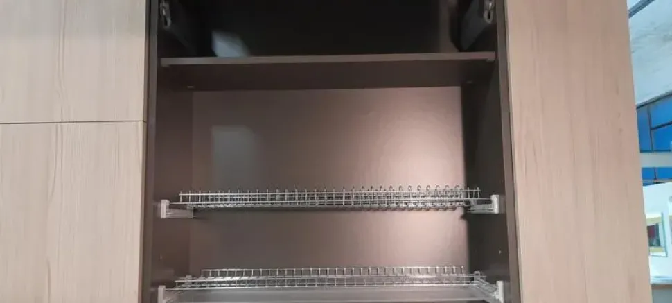 Cucina lineare in laminato materico a prezzo ribassato 50%