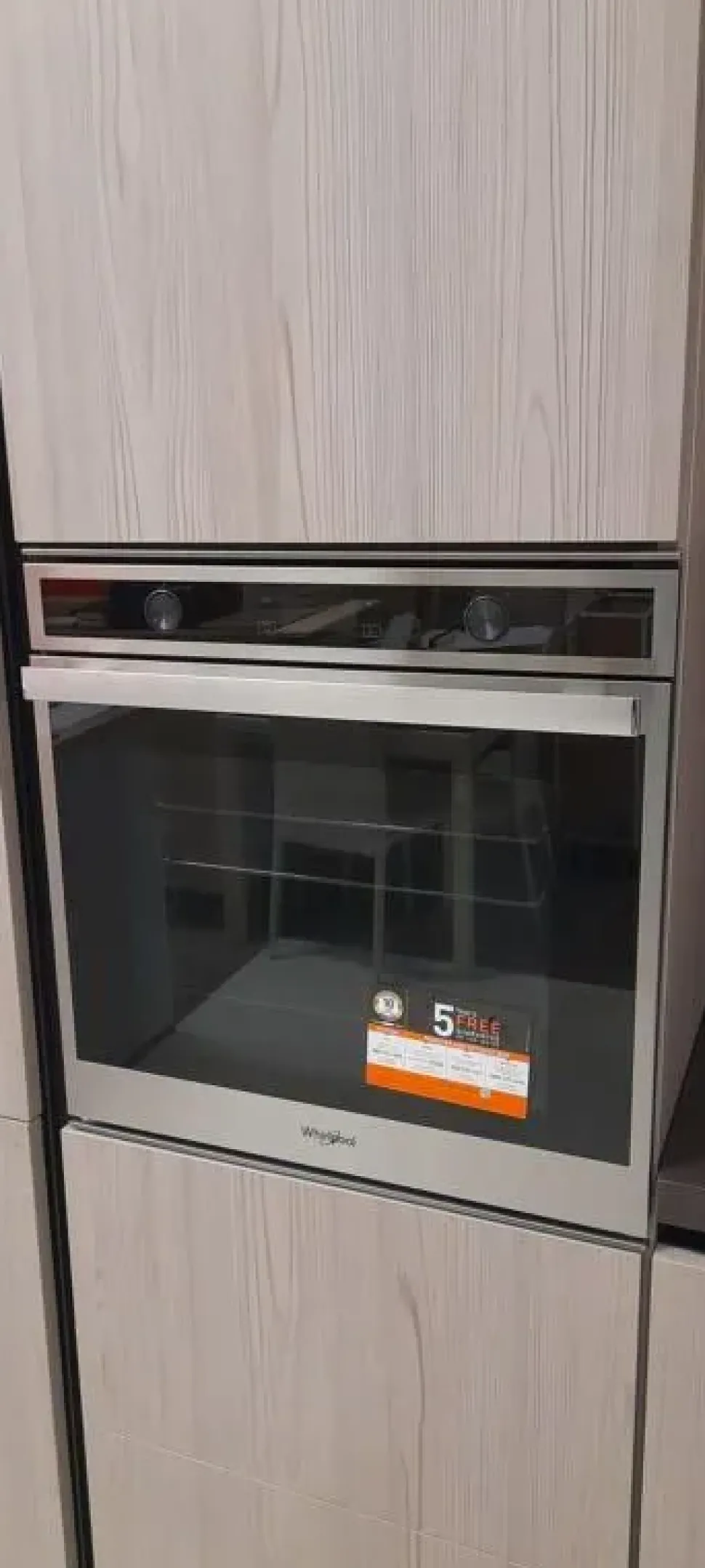 Cucina lineare in laminato materico a prezzo ribassato 50%