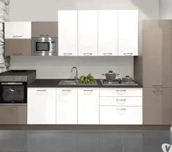 Cucina lineare in laminato materico a prezzo scontato 41%