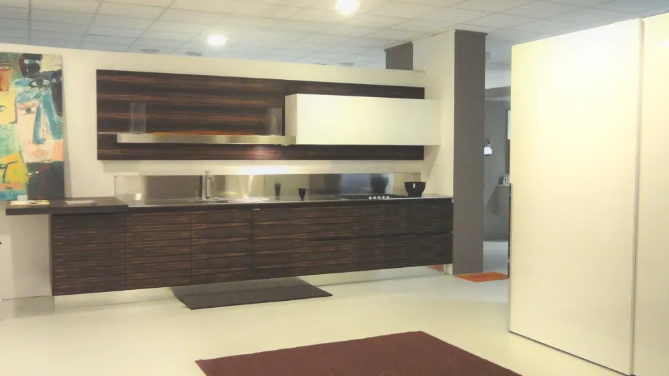 Cucina lineare in legno a prezzo scontato 58%