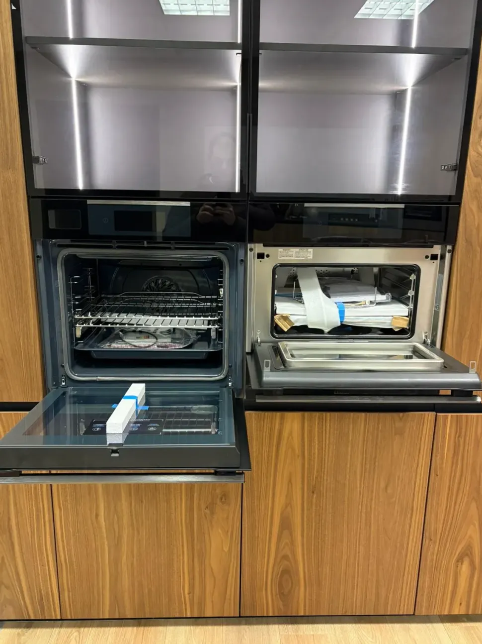 Cucina lineare in legno noce Menta a prezzo ribassato