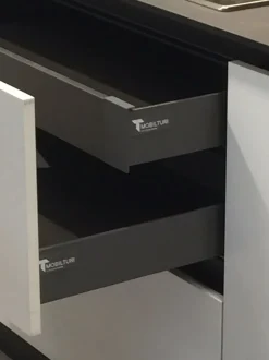 Cucina lineare in polimerico opaco a prezzo ribassato