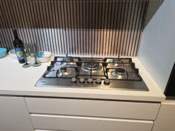 Cucina lineare in polimerico opaco bianca Kjelly a prezzo ribassato