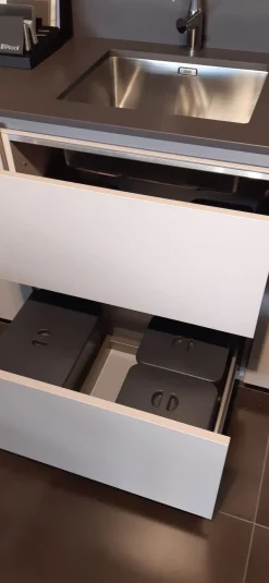 Cucina Logica l0 design grigia Valdesign lineare scontata 60%