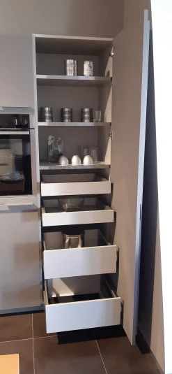 Cucina Logica l0 design grigia Valdesign lineare scontata 60%