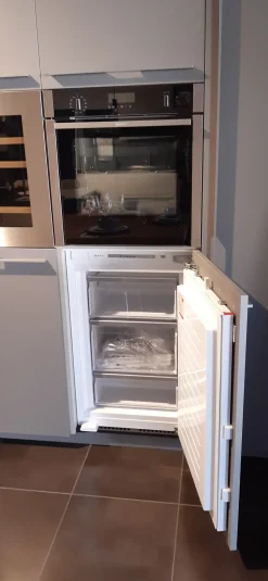 Cucina Logica l0 design grigia Valdesign lineare scontata 60%