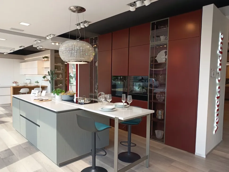 Cucina Lounge - riflex moderna rossa Veneta cucine con isola scontata 51%