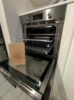 Cucina Maya moderna bianca Atra ad angolo scontata 38%